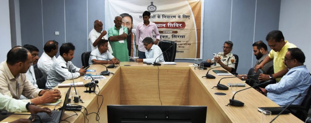 समाधान शिविर में डीडीपीओ बलजीत सिंह ने सुनी आमजन की समस्याएं, अधिकारियों को दिए तत्परता से समाधान के निर्देश