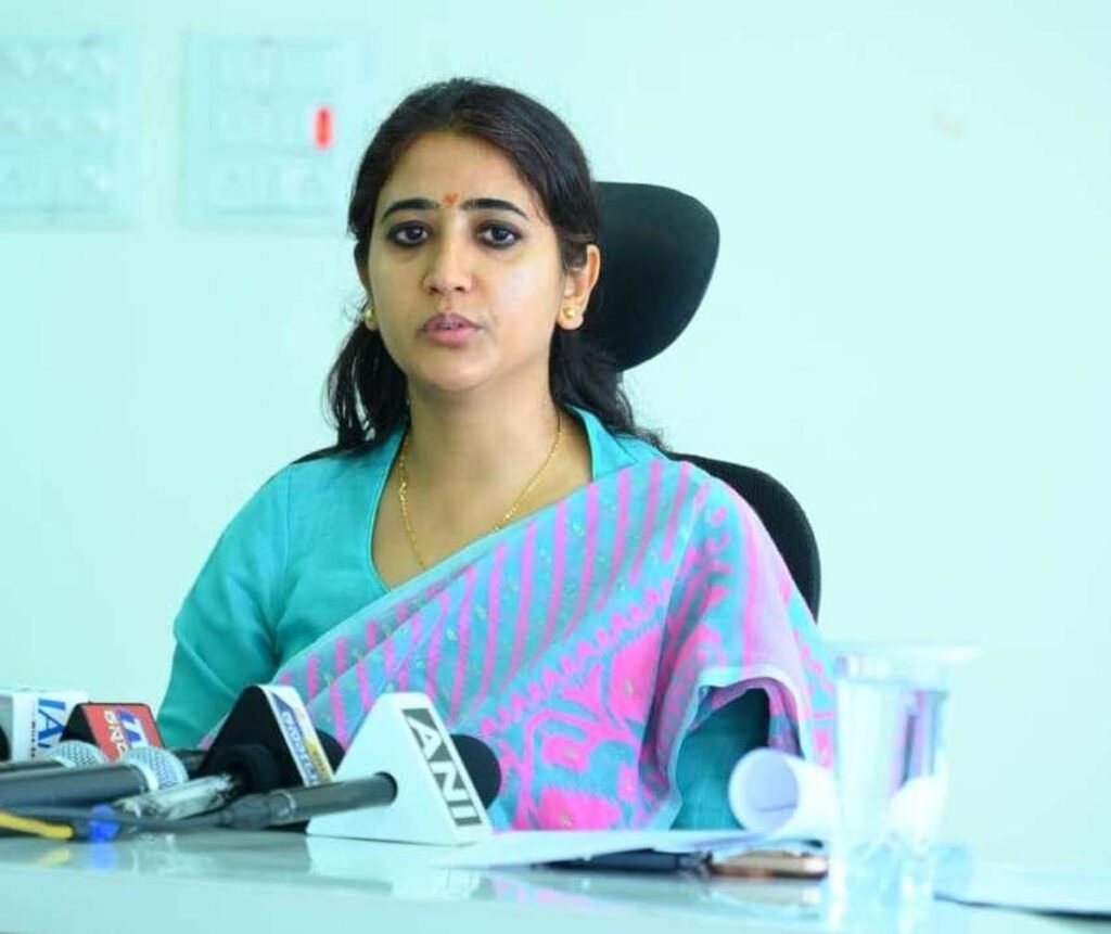 उपायुक्त ने एसआईआर को लेकर पत्रकारों से की  बातचीत