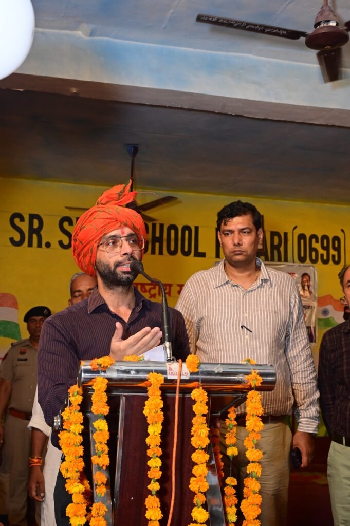 शिकायतों के त्वरित समाधान के लिए अधिकारियों को दिए स्पष्ट निर्देश, सेवा शिविरों में ग्रामीणों ने उठाया योजनाओं का लाभ