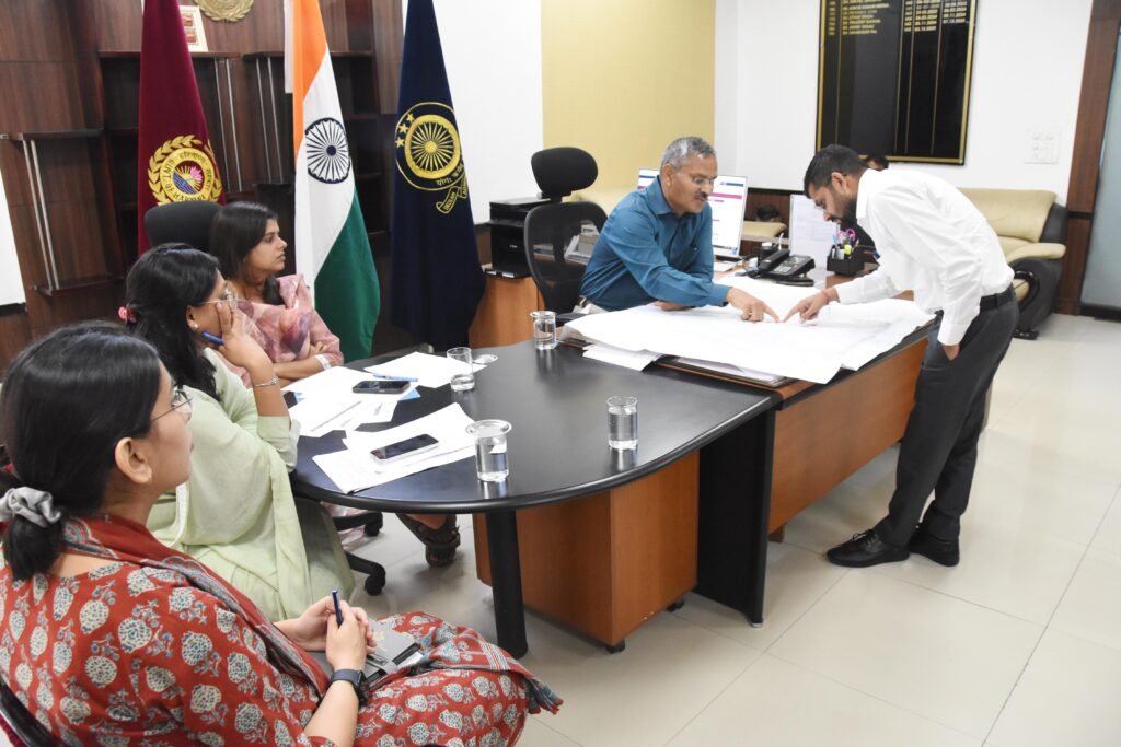 शहर में संभावित जल भराव को लेकर नगर निगम, पब्लिक हैल्थ तथा एचएसवीपी के अधिकारियों की बैठक आयोजित