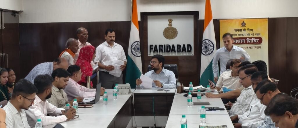सीटीएम अंकित कुमार ने समाधान शिविर में प्राप्त शिकायतों के त्वरित निस्तारण के लिए संबंधित विभागों को दिए गए निर्देश
