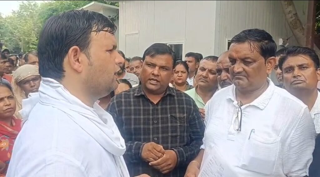 हरियाणा में गेस्ट टीचरों ने खेल मंत्री गौरव गौतम को सौंपा मांगपत्र, 12 हजार गेस्ट टीचरों को नियमित करने की मांग